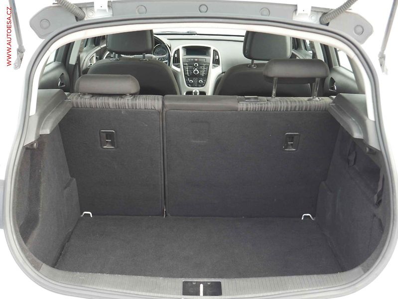 Opel Astra (2011) 1.7 CDTi, 1.maj, AC, temp - fotka 7 z 15