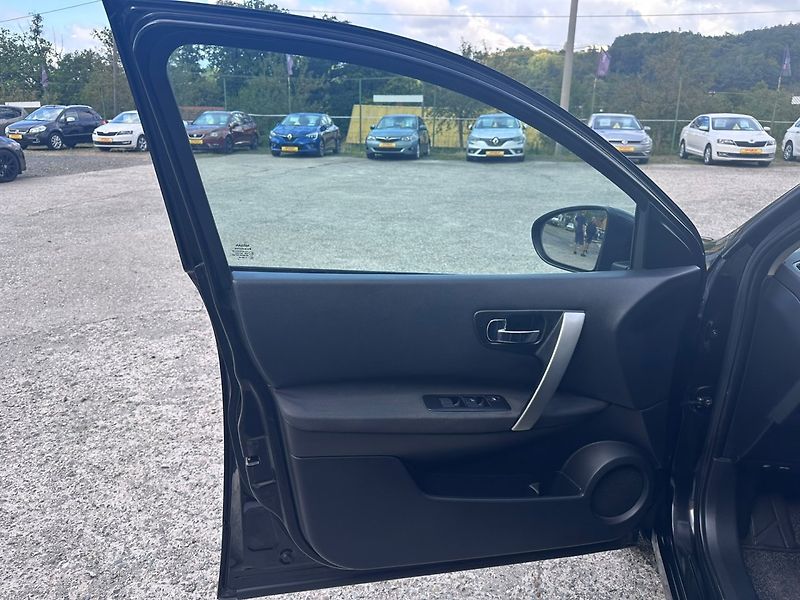 Nissan Qashqai (2009) 1.5dCi Tempomat/1MAJ/78kW - fotka 10 z 25