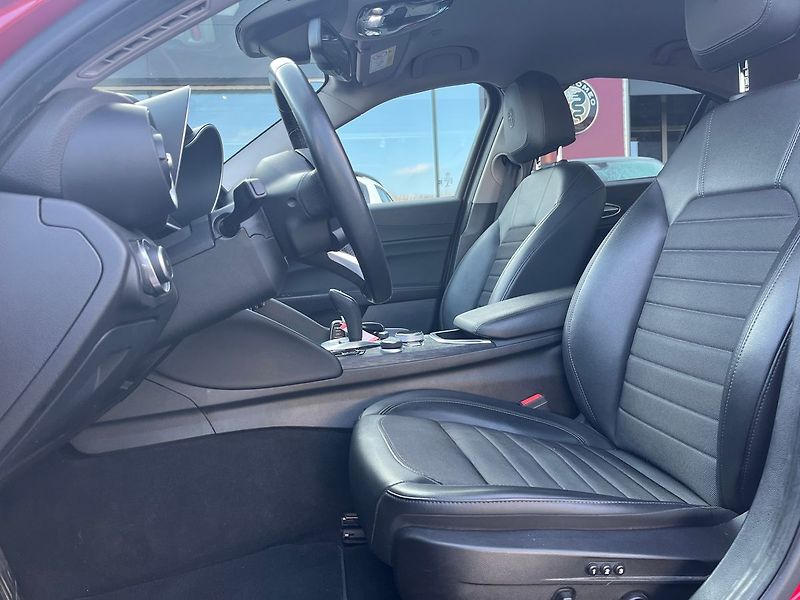 Alfa Romeo Giulia Super 2.2 JTdm Super 160k AT8 - fotka 6 z 10