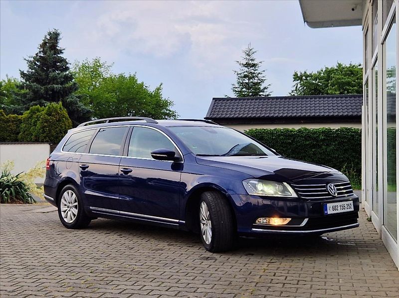 Volkswagen Passat 2,0 TDi 103kW KAMERA NAVI +ZIM - fotka 7 z 34