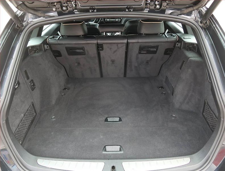 BMW Řada 3 (2017) 318 d, Kůže, Navi, Tempomat - fotka 14 z 23