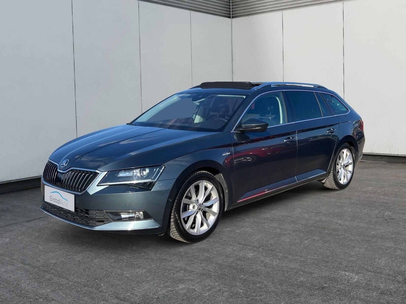 Škoda Superb L&K 140kW DSG 4x4 PANO ASIST