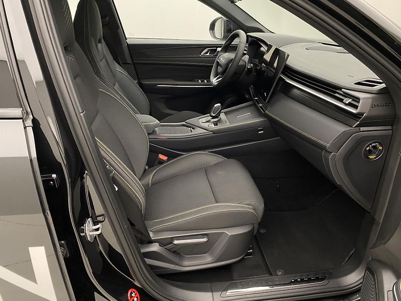 Lynk & Co 01 CORE PHEV AUT CZ 1.maj - fotka 22 z 72