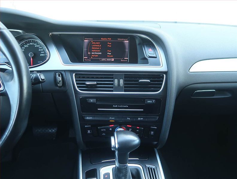 Audi A4 (2013) S-Line 2.0 TDI, 4X4, Automat - fotka 12 z 19