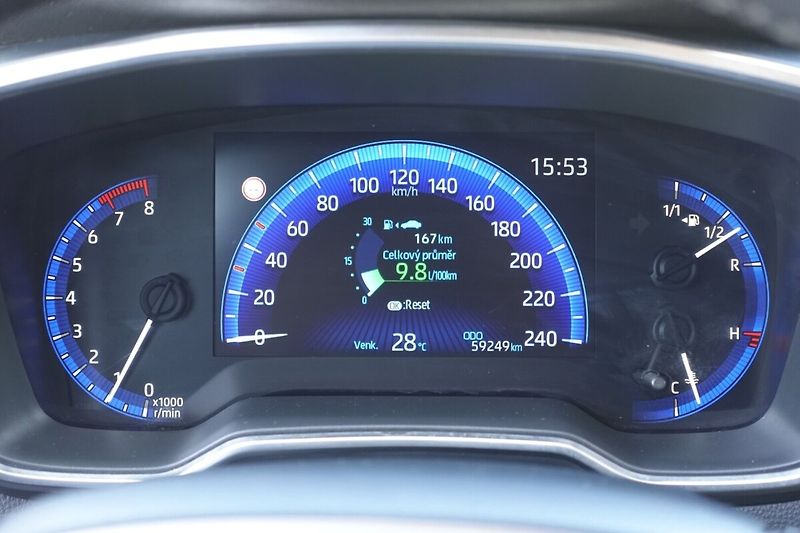 Toyota Corolla 1.5 BA 6 MT Comfort + Tech - fotka 26 z 32