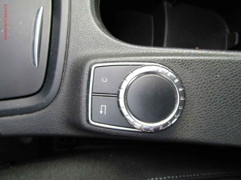 Mercedes-Benz Třídy B (2012) 1.6i B200, AT, bixen, navi, - fotka 18 z 24