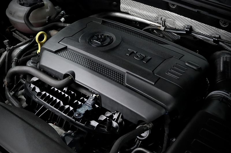 Škoda Superb 2.0 TSI 162 kW DSG Sportline - fotka 11 z 50