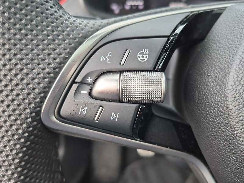 Škoda Kamiq Monte Carlo  1,5 TSI 110 kW - fotka 14 z 28