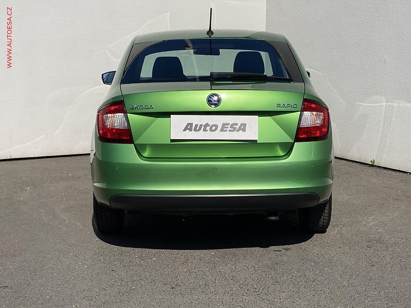 Škoda Rapid (2017) 1.0 TSI, ČR, AC, výhřev sed. - fotka 5 z 17