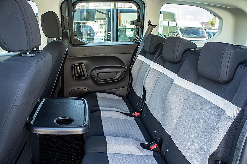 Citroën Berlingo (2026) 1,5 XL PLUS + kamera +vyhř.sed - fotka 17 z 17