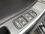Volvo XC60 (2016) 2.4 D4 AWD, ČR, Momentum, AT - náhled 13