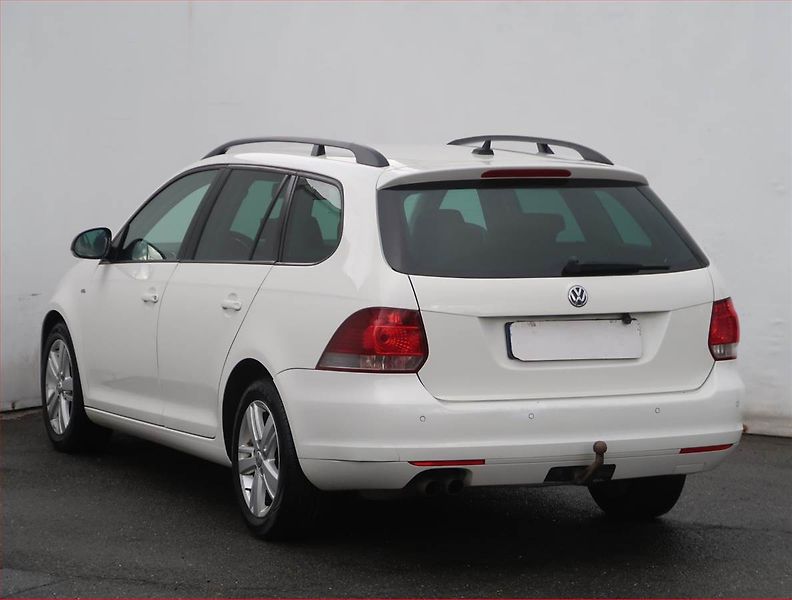 Volkswagen Golf (2013) Comfortline 2.0 TDI, Automat - fotka 4 z 20
