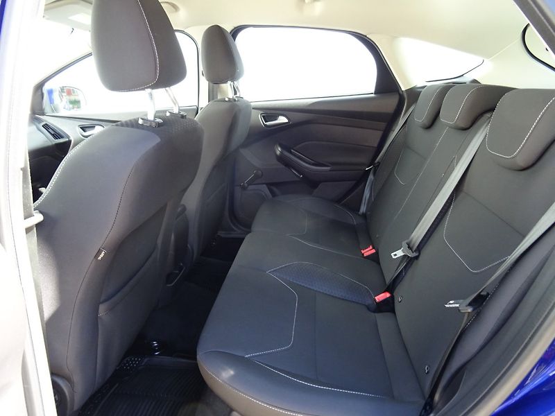 Ford Focus (2015) 1.0i,92kW,71tkm,klima,ALU - fotka 16 z 22