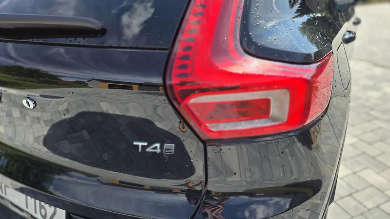 Volvo XC40 (2019) 140kW, AUT, 1. majitel, ČR - fotka 23 z 27