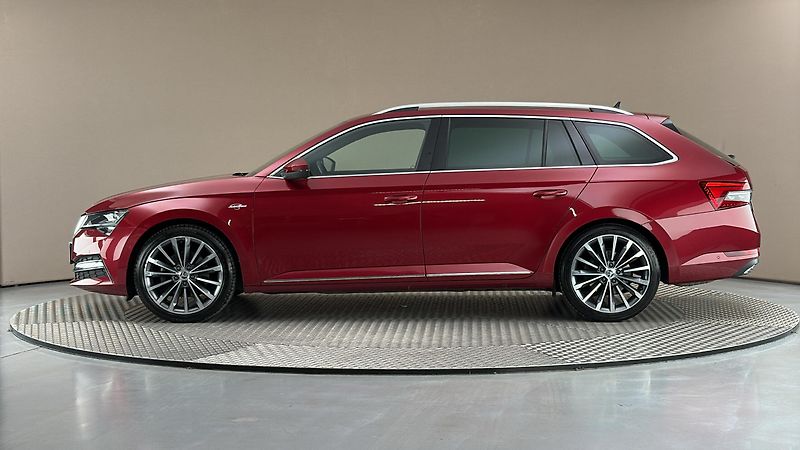 Škoda Superb 2.0 TDI DSG L&K Combi - fotka 4 z 35