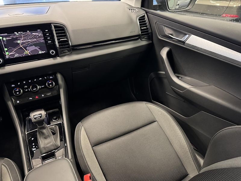 Škoda Karoq (2024) 2,0TDi DSG 4x4 TAŽNÉ LED NAVI - fotka 13 z 28