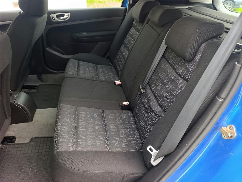 Peugeot 307 1,6 i Aut.klima Tažné zařízení - fotka 21 z 27