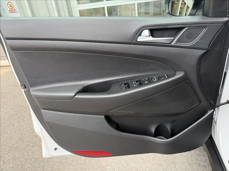Hyundai Tucson 1,6 T-GDI  Traveller - fotka 9 z 26