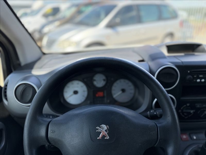 Peugeot Partner 1,6 HDI KLIMA TAŽNÉ - fotka 11 z 24