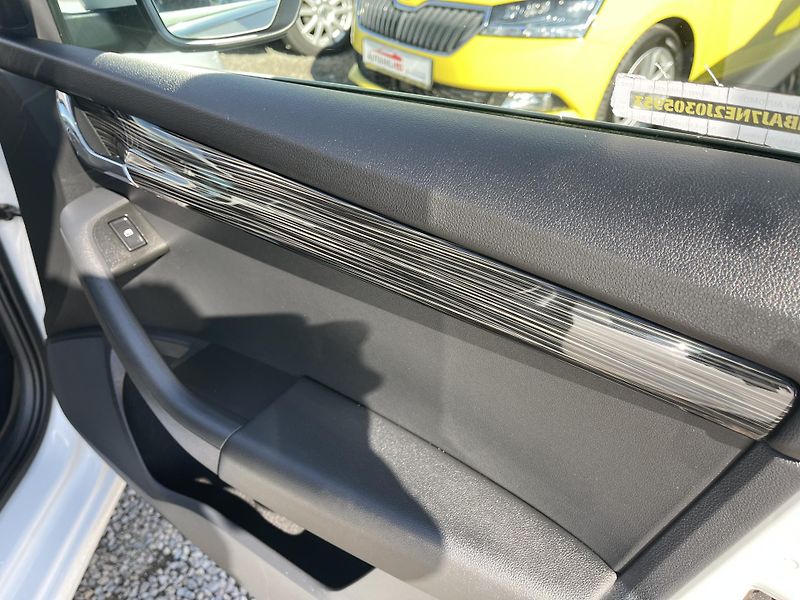 Škoda Octavia 2.0TDi DSG STYLE-Navi-DPH-ČR ! - fotka 22 z 38