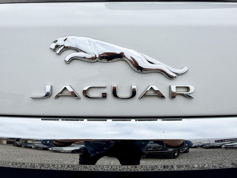 Jaguar XF 3,0 V6 Sportbrake REZERVACE - fotka 10 z 37