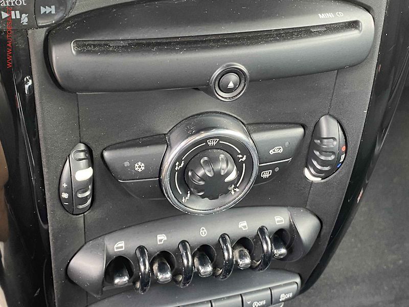 Mini Countryman (2011) 1.6 i, AC - fotka 12 z 15
