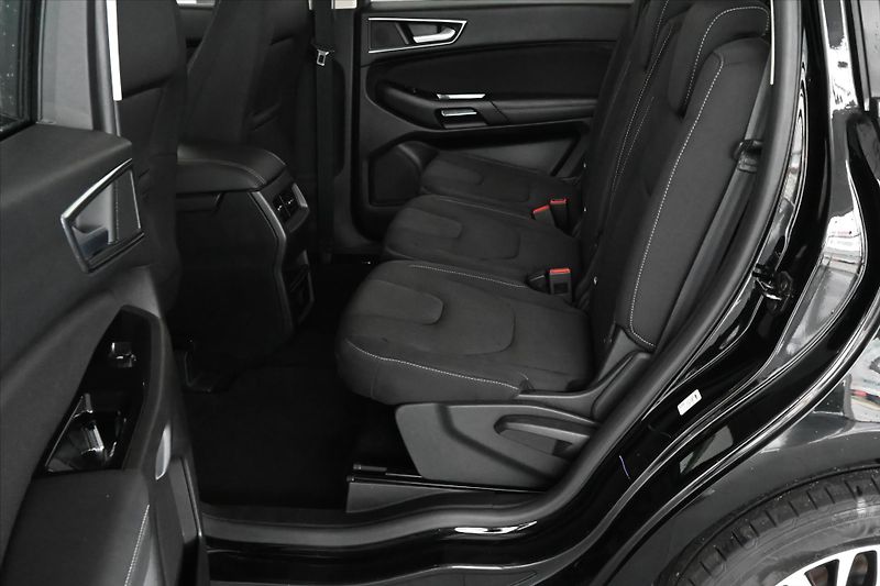 Ford S-MAX 2,0 EcoBlue 110 kW AT8 Titaniu - fotka 10 z 32