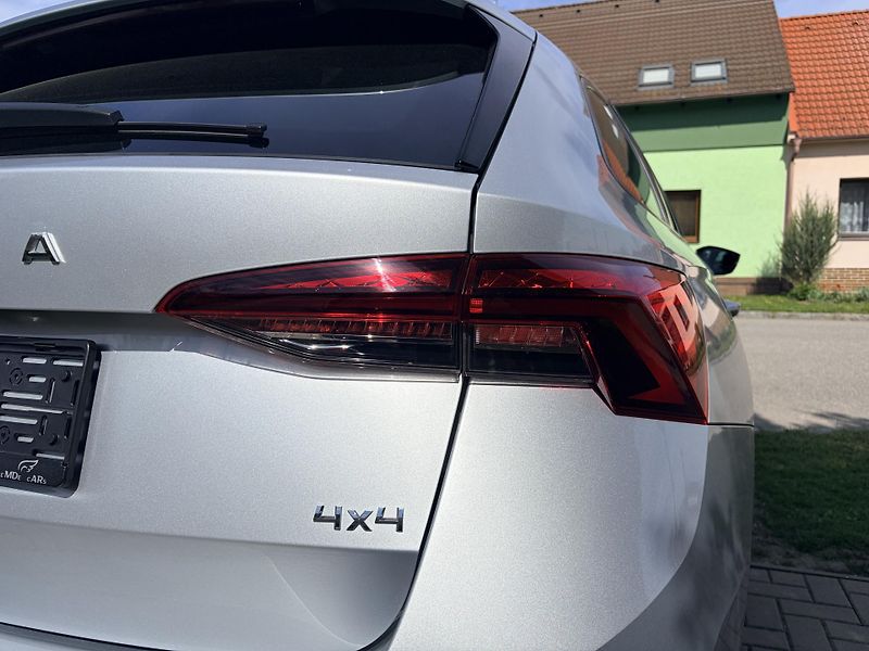 Škoda Octavia 2.0TDI DSG 4x4 STYLE - fotka 6 z 44