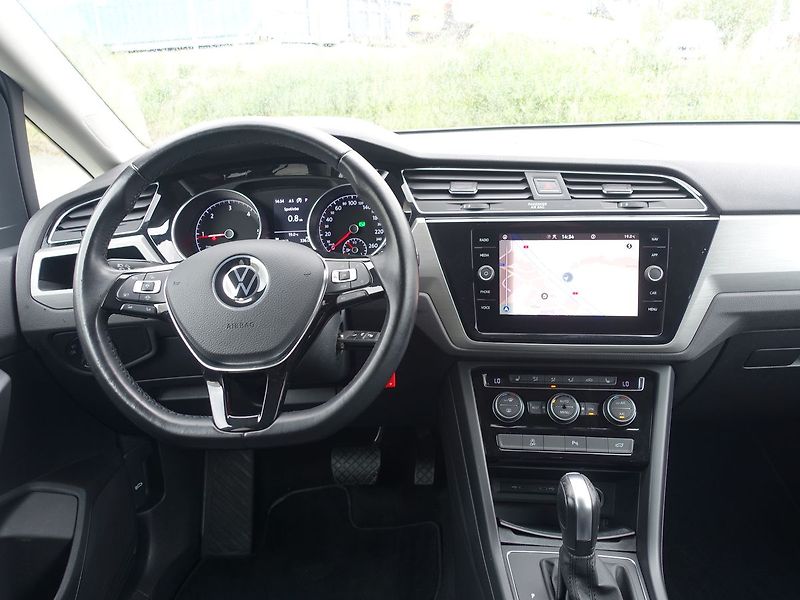 Volkswagen Touran 2.0 TDi, DSG, LED SVĚTLA - fotka 8 z 36