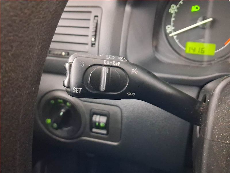 Škoda Octavia (2010) 1.6, nová STK, dobrý stav - fotka 15 z 18