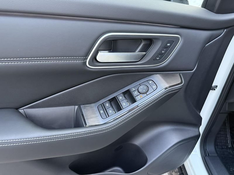 Nissan X-Trail (2026) E-POWER e-4ORCE TEKNA - fotka 15 z 19