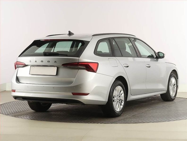Škoda Octavia (2023) Ambition 2.0 TDI, ČR,1.maj - fotka 5 z 25