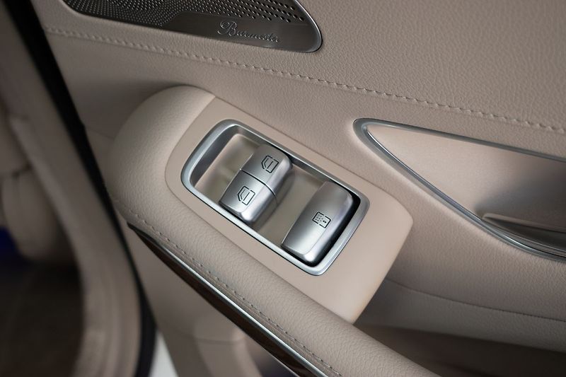 Mercedes-Benz Třídy S 350d 4MATIC*AMG*AIR-BALANCE*ČR - fotka 14 z 42