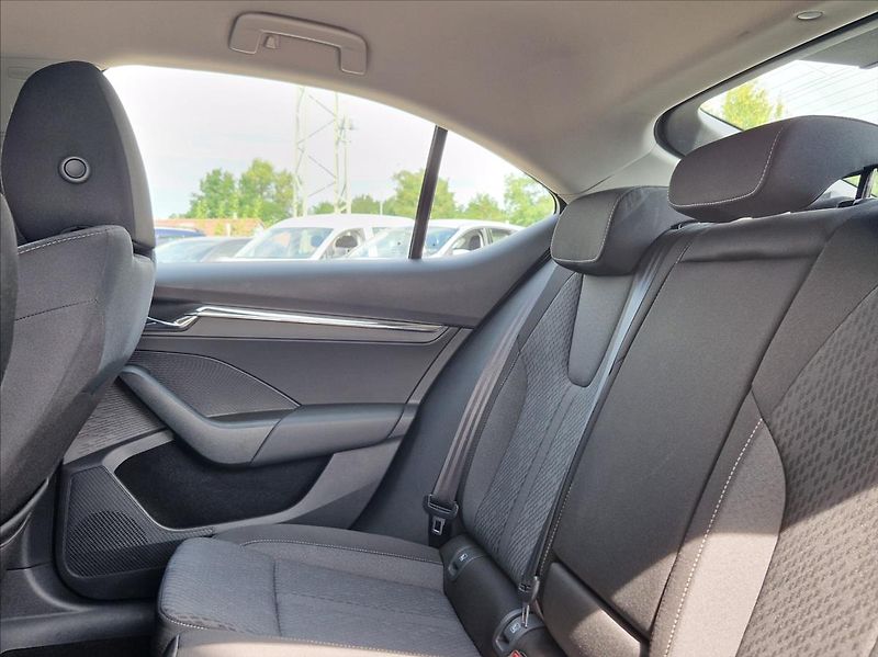 Škoda Octavia 2,0 TDI DSG TOPSTAV +ZIMNÍPNEU - fotka 13 z 46