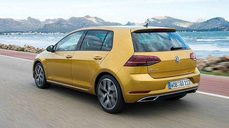 Porovnání prvního a posledního Volkswagenu Golf.