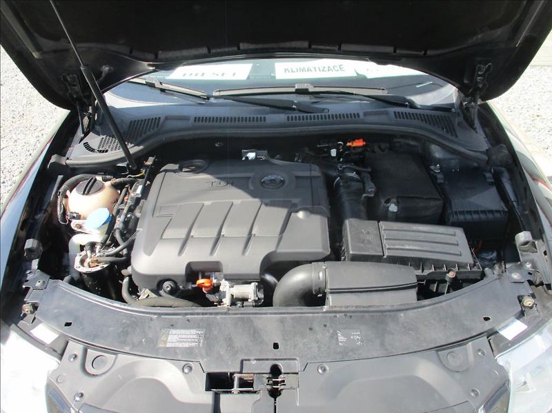 Škoda Superb 2,0 TDi, Eleg.aut,klim s.kn,CZ - fotka 27 z 44