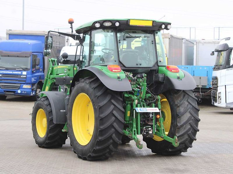 John Deere 5125R - fotka 4 z 19
