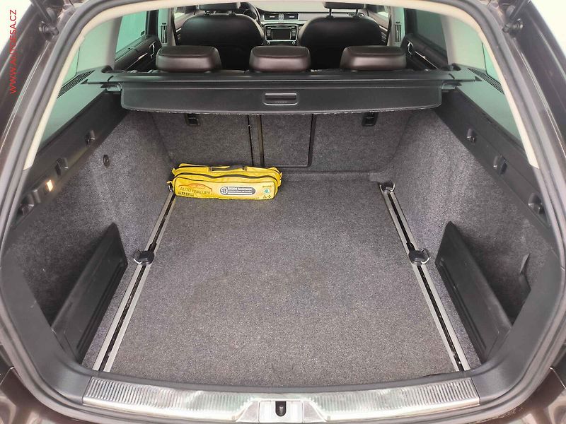 Škoda Superb (2014) 2.0 TDi 4x4, 1.maj,ČR, L&K - fotka 7 z 22