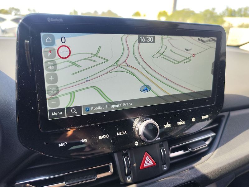 Hyundai i30 1.5 T-GDI/117kW Smart Navi - fotka 21 z 34