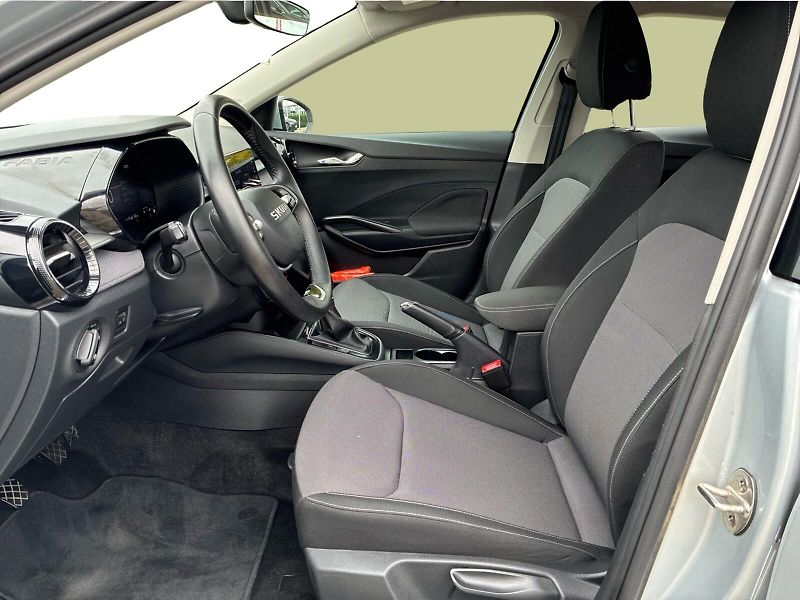 Škoda Fabia 1,0 TSI / 70 kW Selection, Taž - fotka 11 z 28