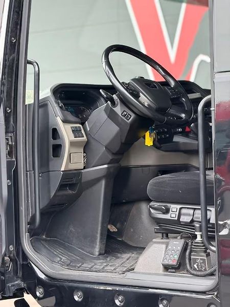 MAN TGX (2022) 33.640 6x4 hydraulika EURO 6 - fotka 3 z 9