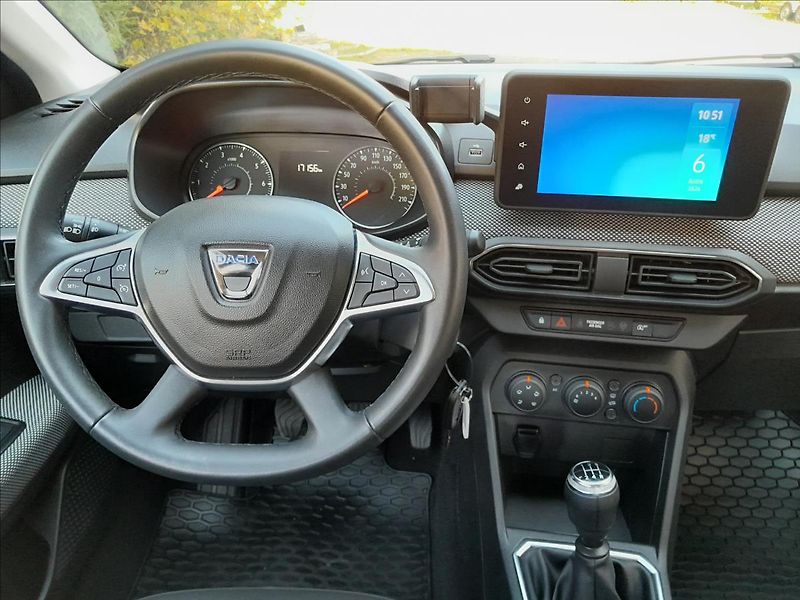Dacia Sandero 1,0 SCe 49kW - fotka 32 z 48