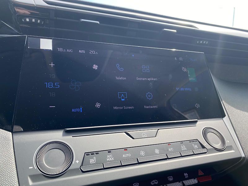 Peugeot 408 (2026) ALLURE Hybrid 145 e-DCS6 - fotka 19 z 28