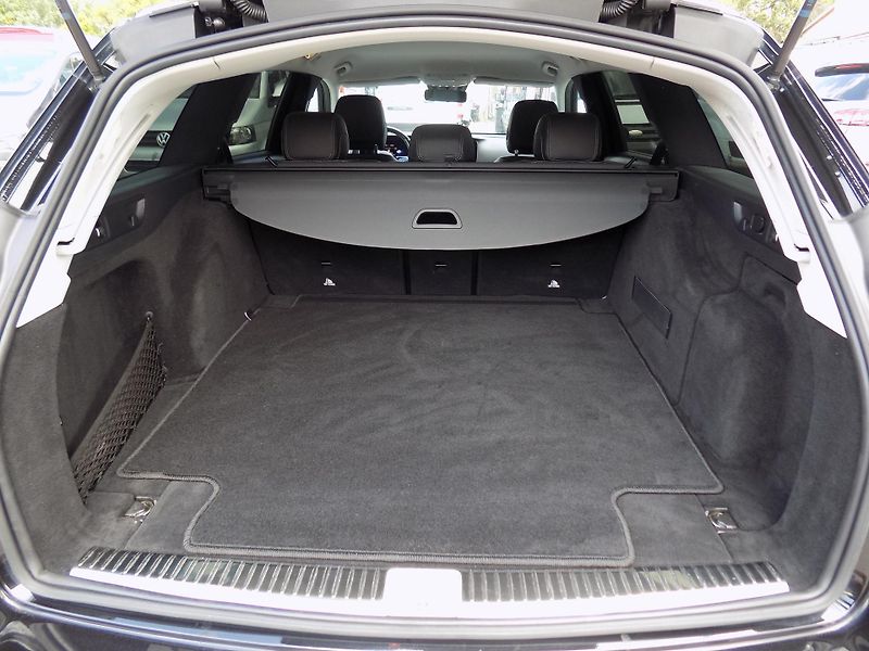Mercedes-Benz Třídy E 220 D 4MATIC 143 KW TOP!!! - fotka 21 z 40
