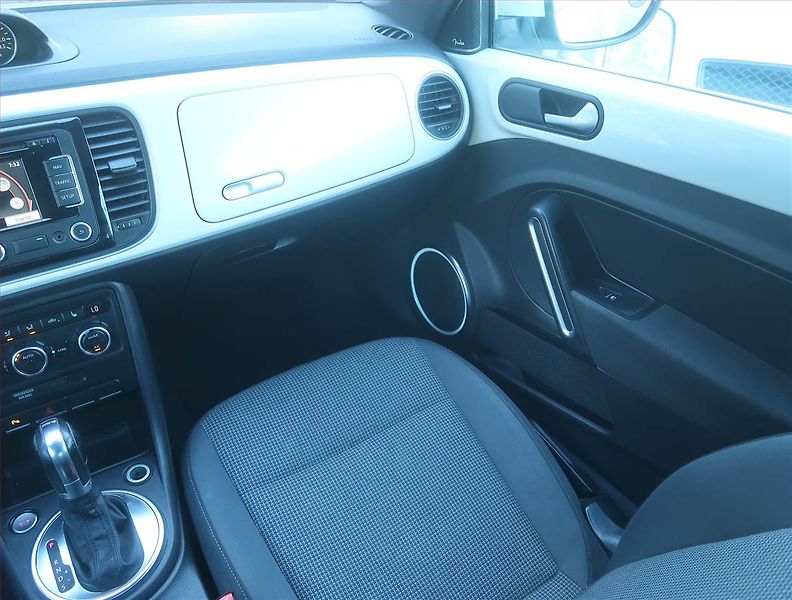 Volkswagen Beetle (2013) 1.6 TDI, Automat, Serv.kniha - fotka 8 z 16