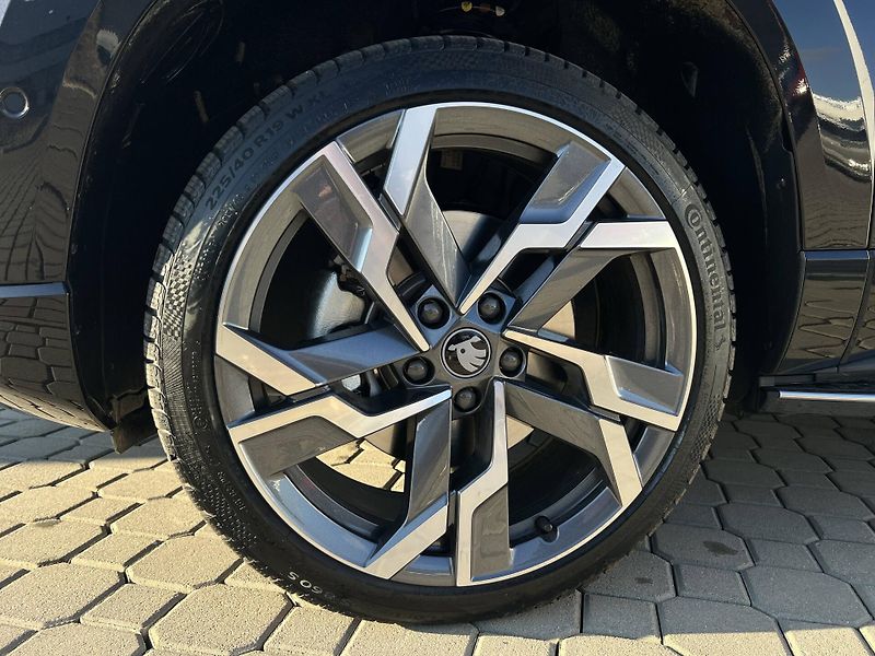 Škoda Karoq (2025) Sportline 7DSG 1,5TSI - fotka 21 z 24