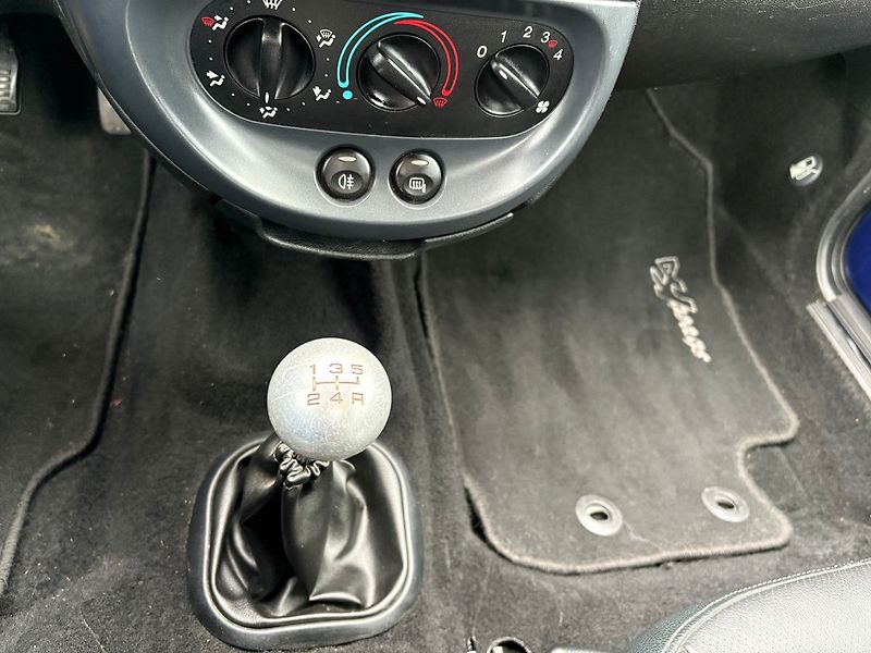 Ford Ka 1.6i, 70kW, Kabrio - fotka 9 z 12