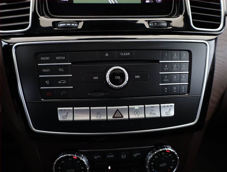 Mercedes-Benz GLS (2018) 400 4MATIC - fotka 12 z 25