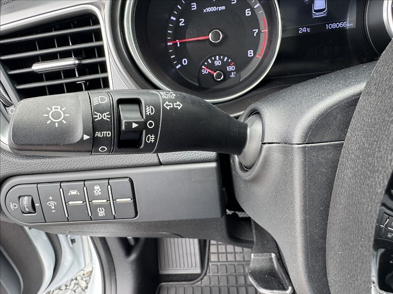 Kia Ceed 1,0 T-GDi FRESH DPH 1.maj. ČR - fotka 32 z 50