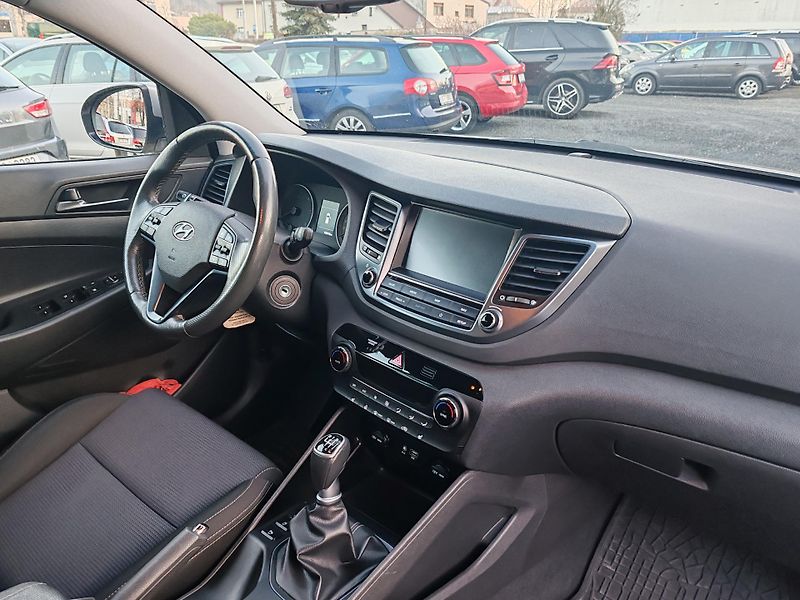 Hyundai Tucson 1.7 CRDi 1. májitel - fotka 20 z 24